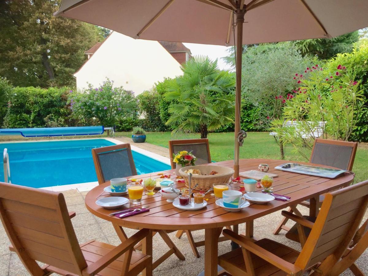 Les Hibiscus Acomodação com café da manhã Maisons-Laffitte Exterior foto